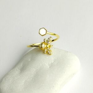 CZ bee and mother of Pearl 14k Gold Sterling Silver Ring 🆕